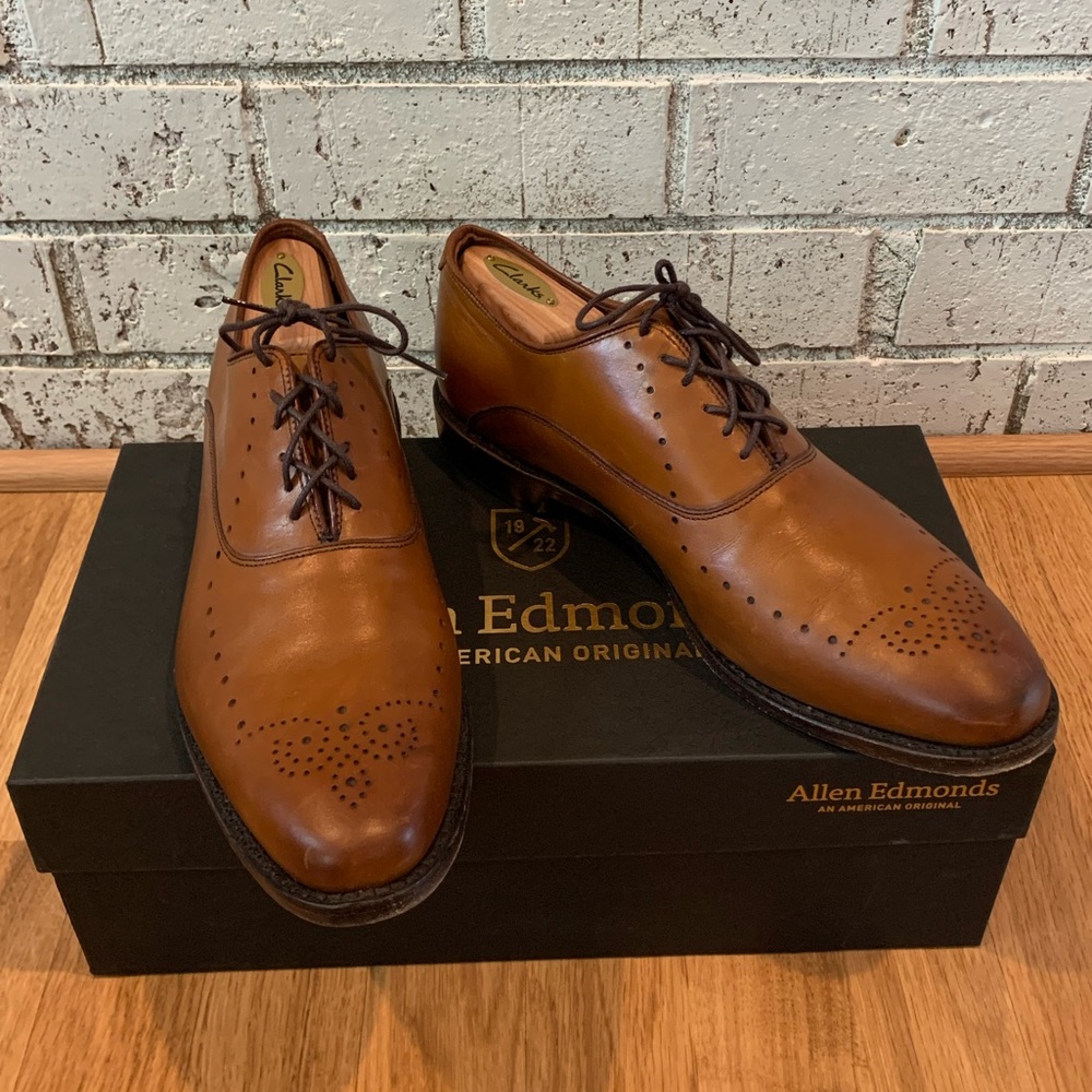 Allen Edmonds Weybridge men’s dress shoes, Leather 10.5 D Walnut